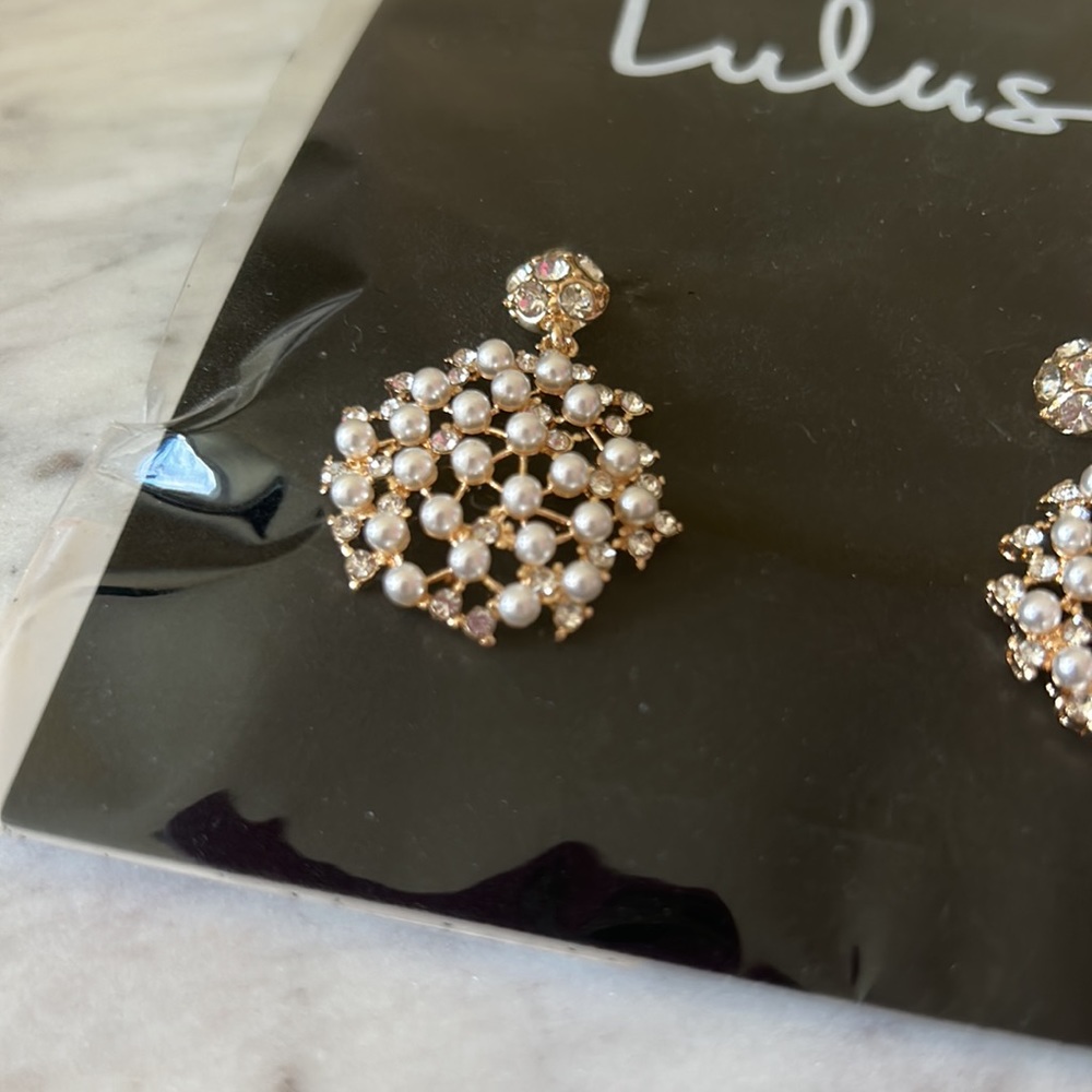 Brand New Lulus earrings - Picture 2 of 3
